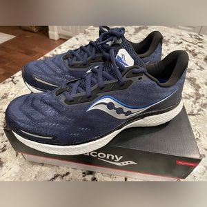 Men’s Saucony Triumph 19